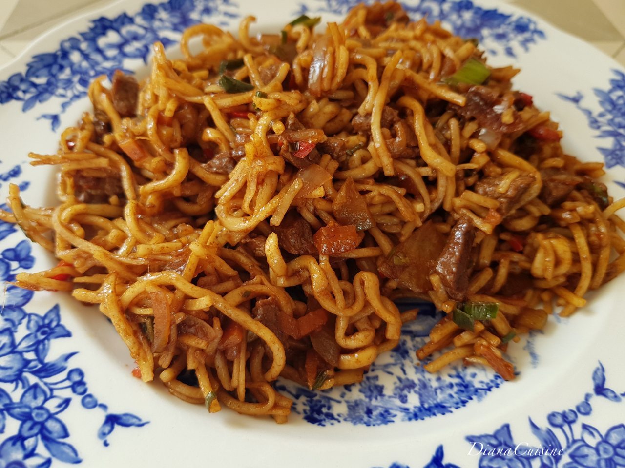Imagine reteta Noodles chinezesti cu vita si legume (Chinese Noodle Beef -Vegetables Stir Fry)